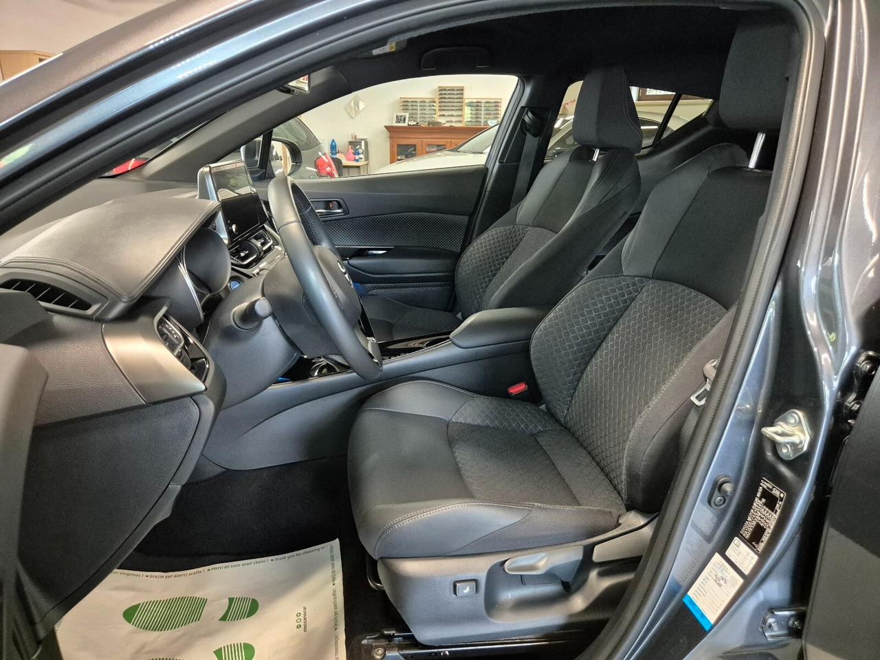 Toyota C-HR 2.0 Hybrid E-CVT Morebusiness