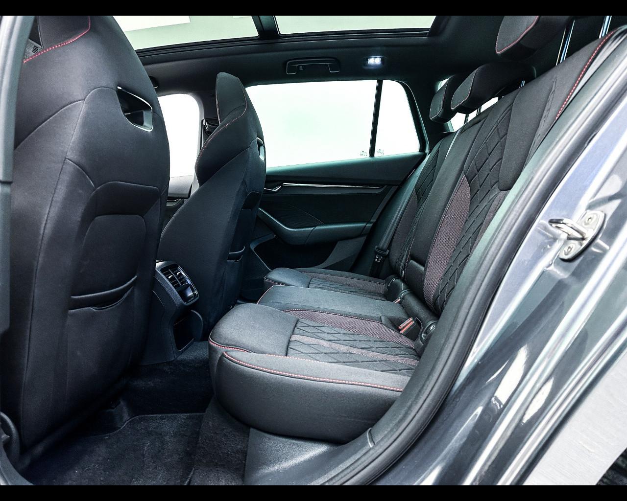 SKODA Octavia 2.0 TDI EVO SCR 200 CV DSG 4x4 Wagon RS