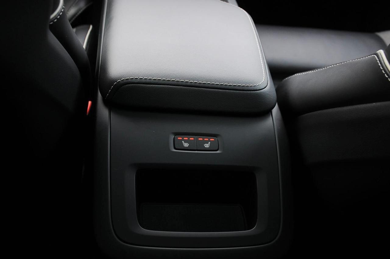 Volvo XC 60 XC60 B4 (d) AWD automatico Plus Dark