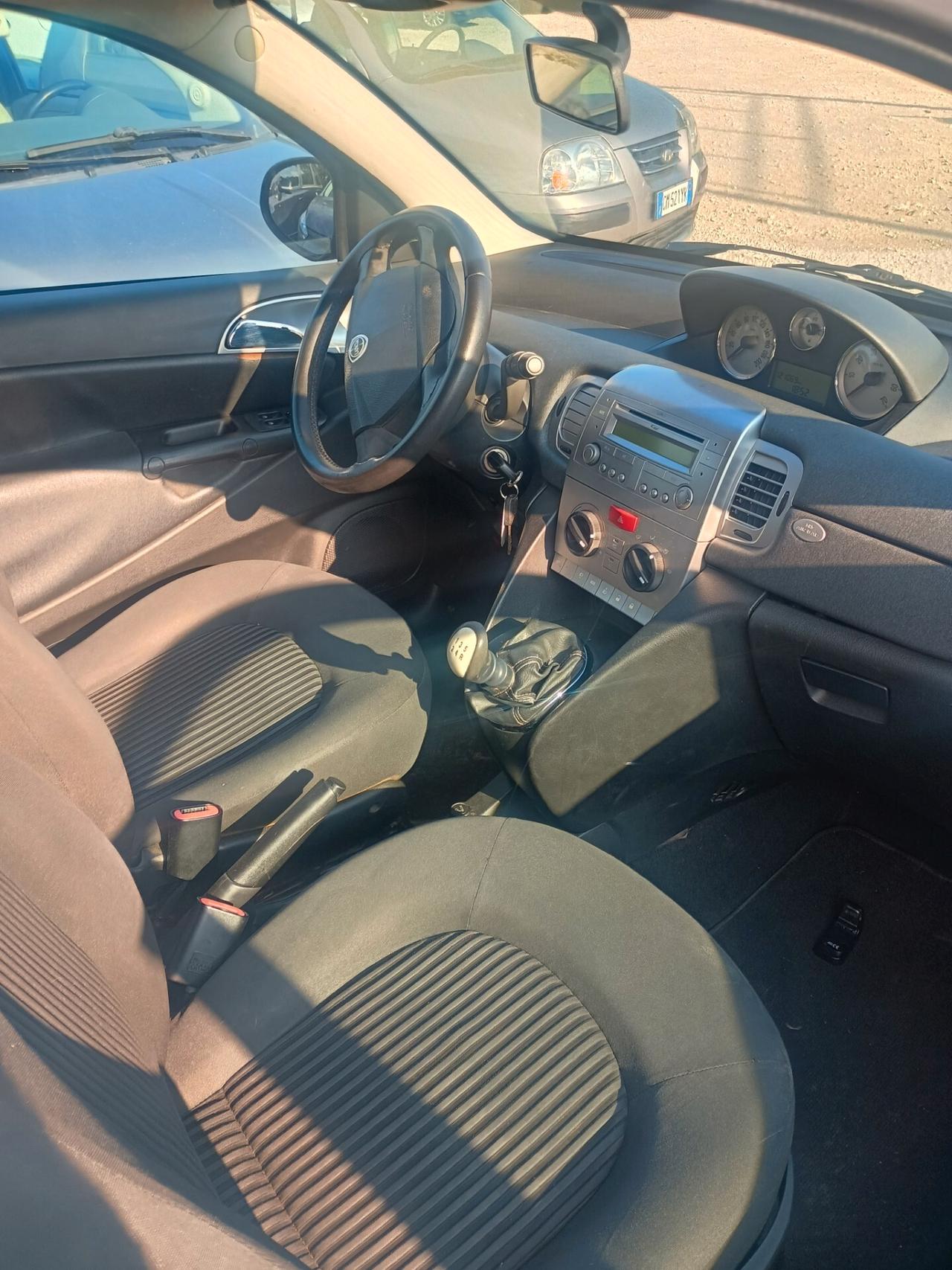 Lancia Ypsilon 1.2 69 CV 5 porte S&S Gold