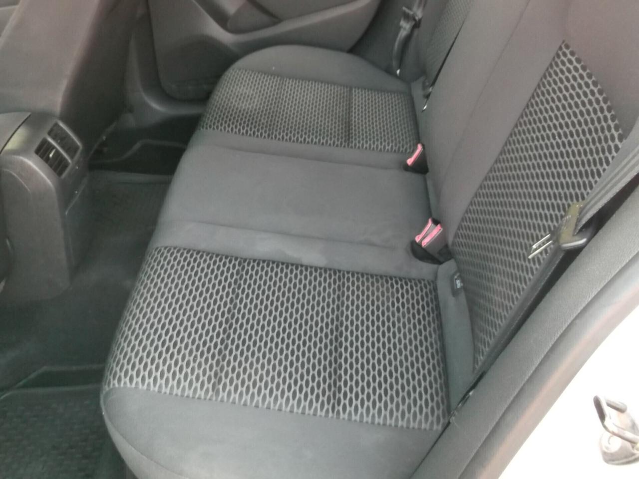 Volkswagen Golf 1.6 TDI Comfortline 2011