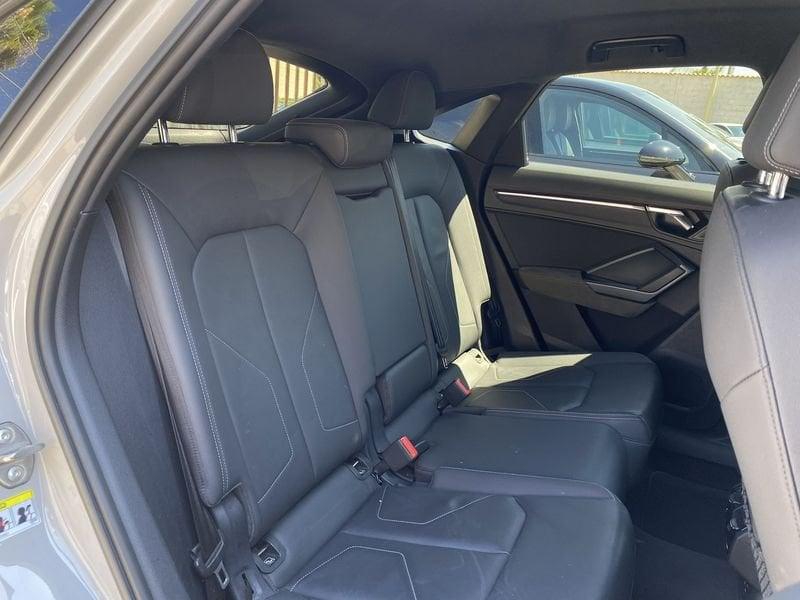 Audi Q3 SPB S Line interno ed esterno 2.0 TDI 200CV S-Tronic quattro 40