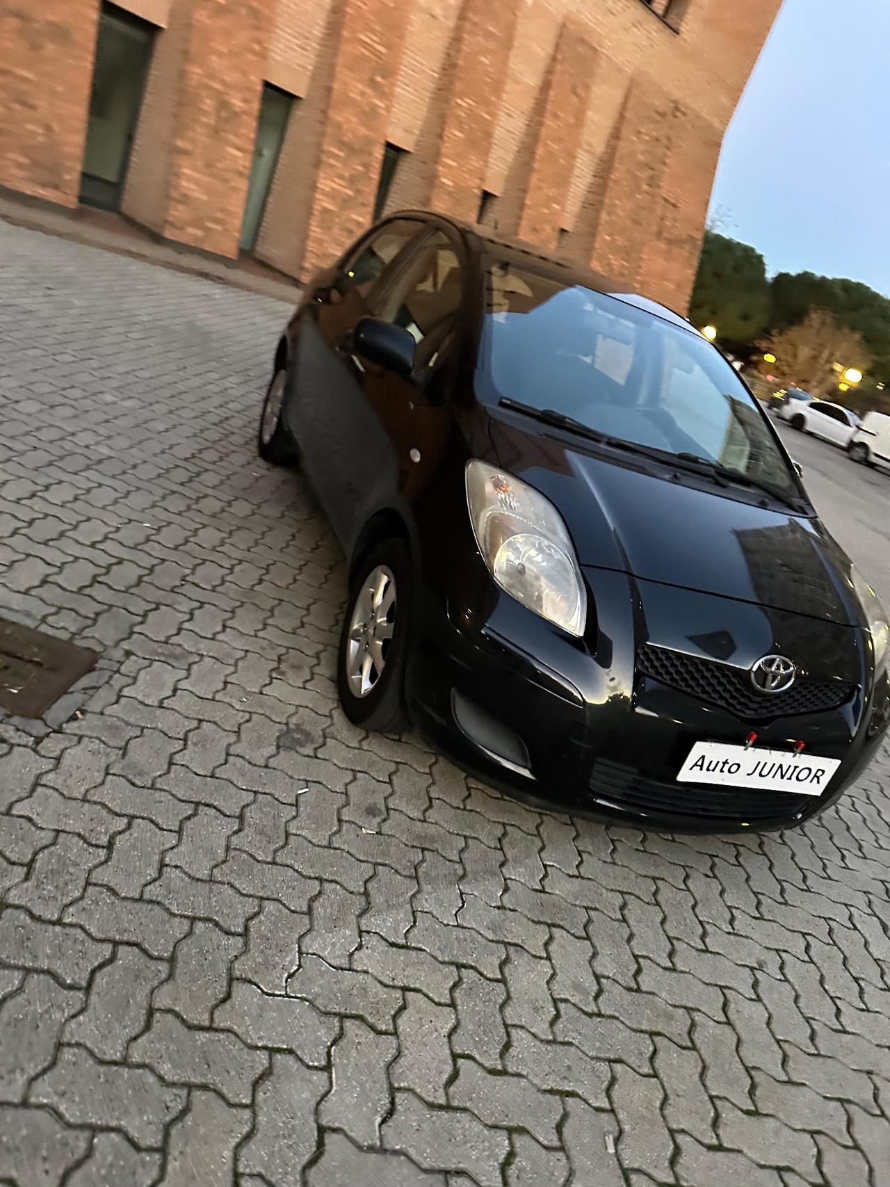 Toyota Yaris 1.0 5 porte Now