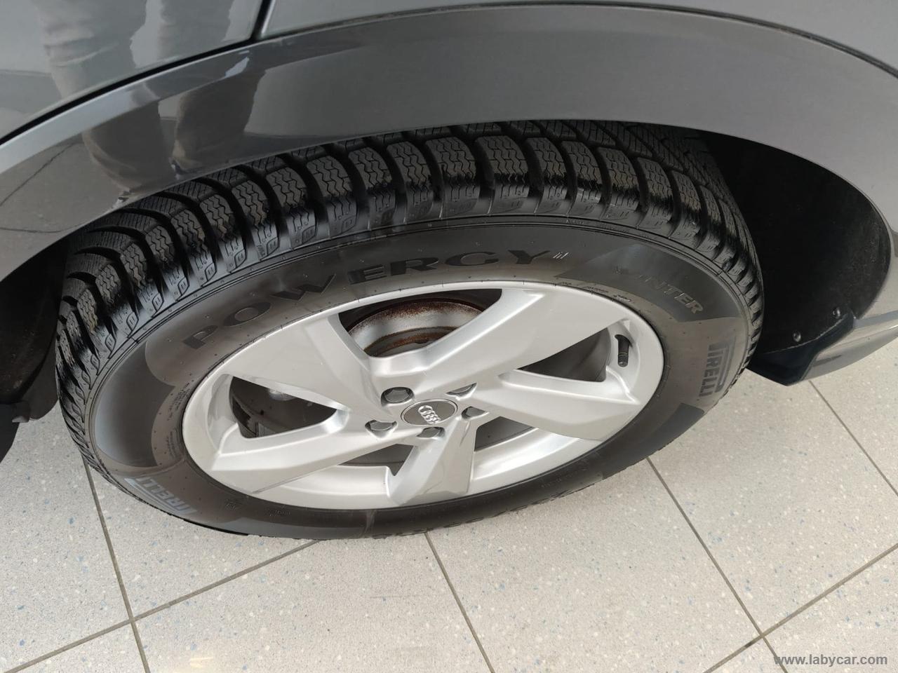 AUDI Q3 40 TDI quattro S tr. Business Adv.
