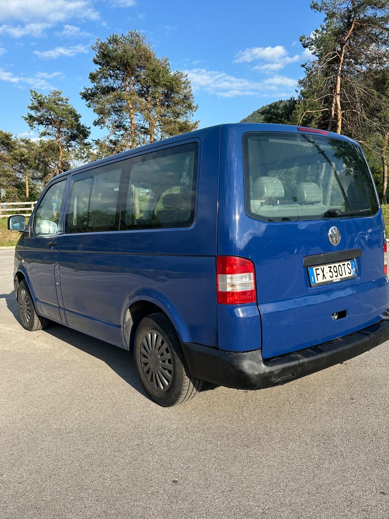 Volkswagen Transporter 4 Motion 9 posti