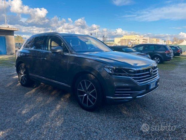 VOLKSWAGEN Touareg 3ª serie - 2019