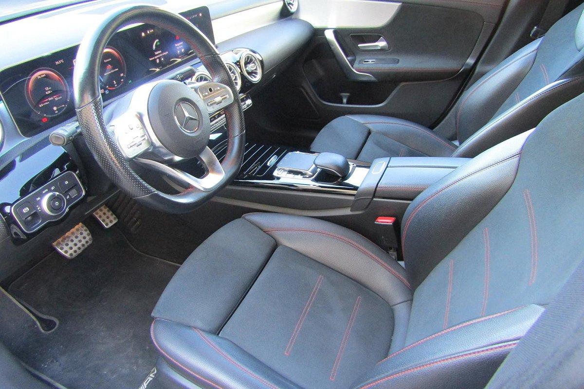 MERCEDES CLA 180 d Automatic Premium