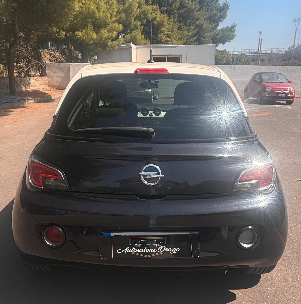 Opel Adam 1.2 70 CV White/Black Link