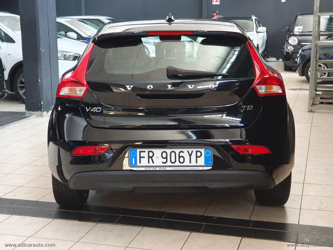 VOLVO V40 T2