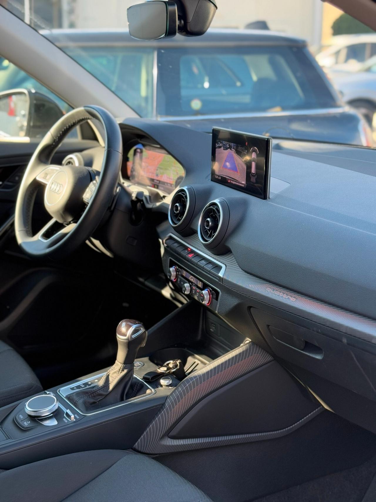 Audi Q2 40 TFSI quattro S tronic Identity Black