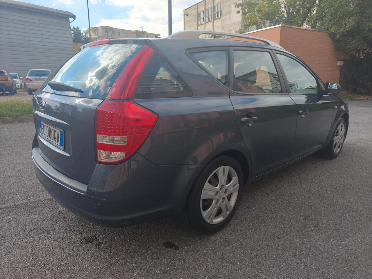 Kia Ceed 1.4 Benz euro 5 99 Milà km