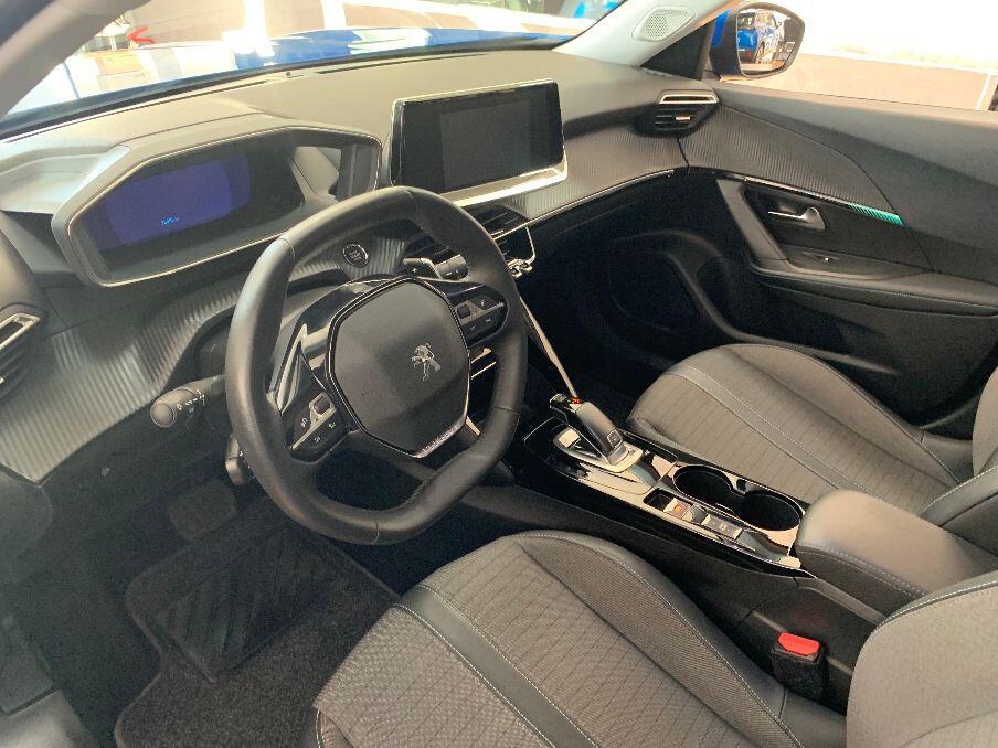 Peugeot 2008 PureTech 130 S&S EAT8 Allure
