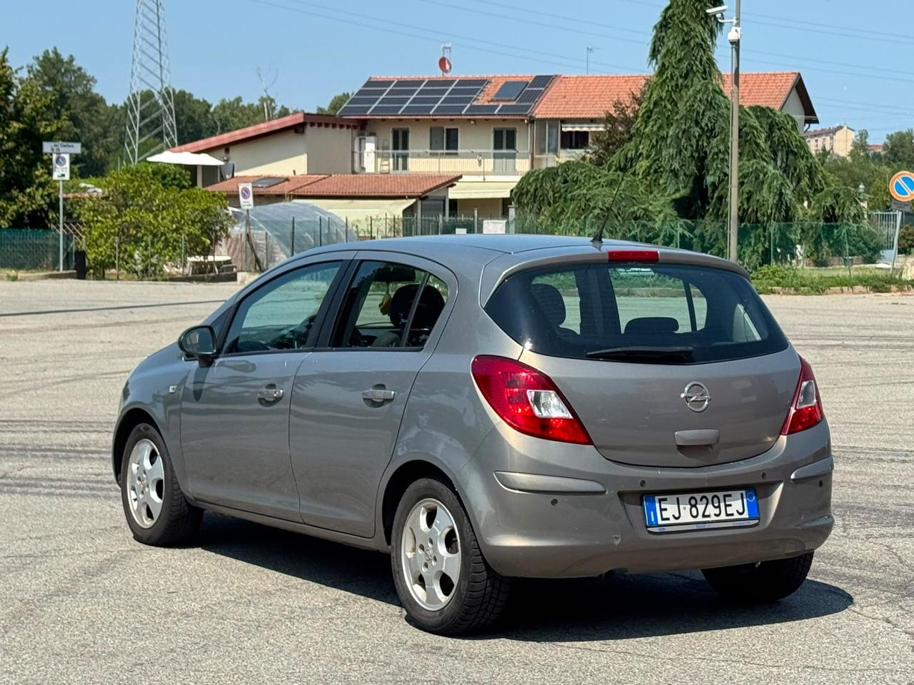 Opel Corsa 1.2 5 porte Cosmo