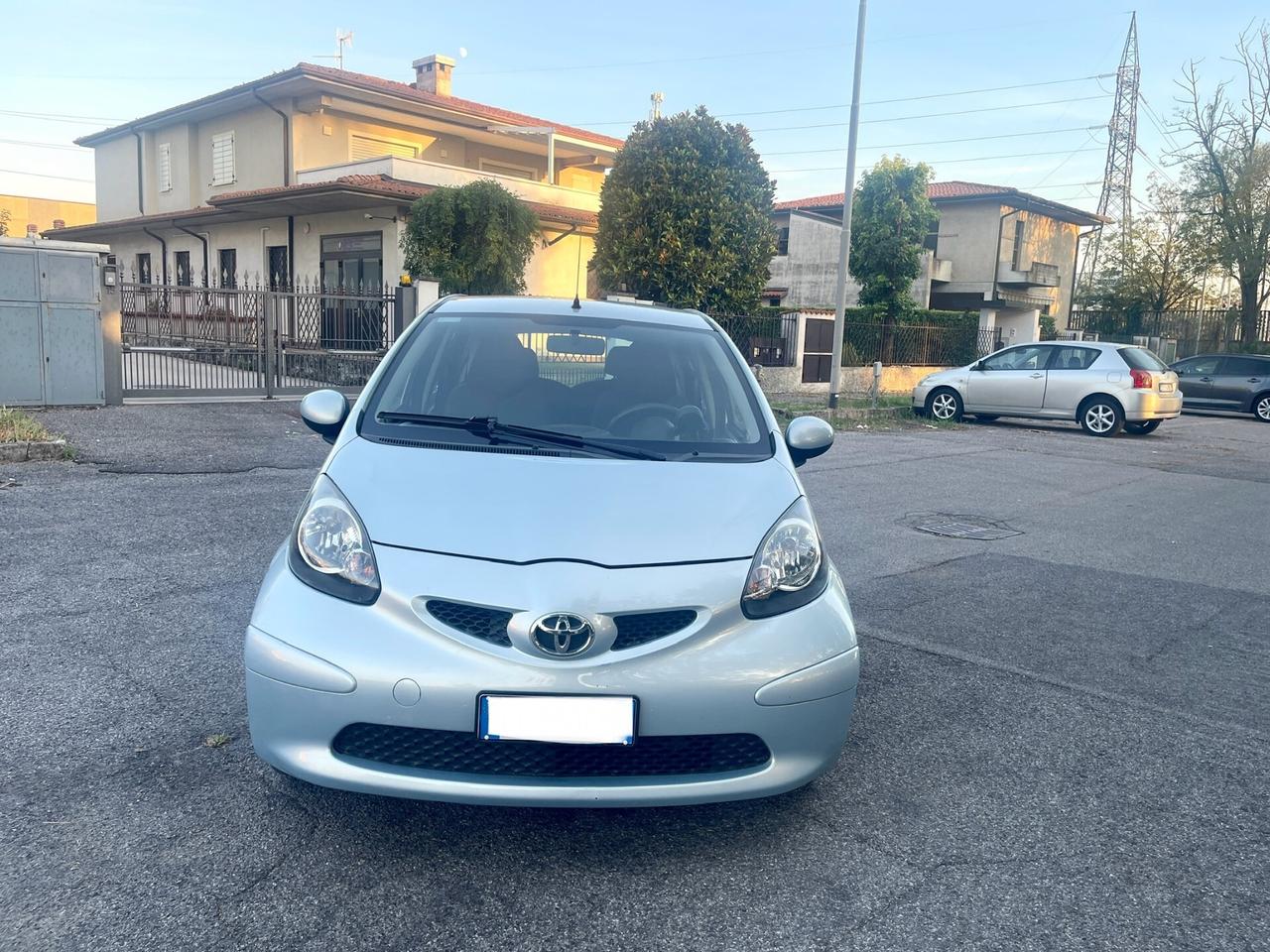 Toyota Aygo 1.0 12V VVT-i 5 porte Benzina per Neopatentati