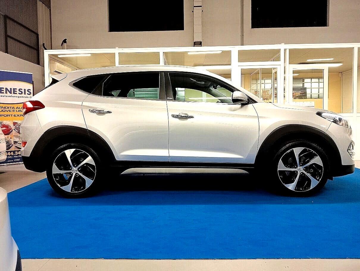 Hyundai TUCSON 1.7 CRDI XPOSSIBLE 19" CAMERA *CAMBIO NUOVO*