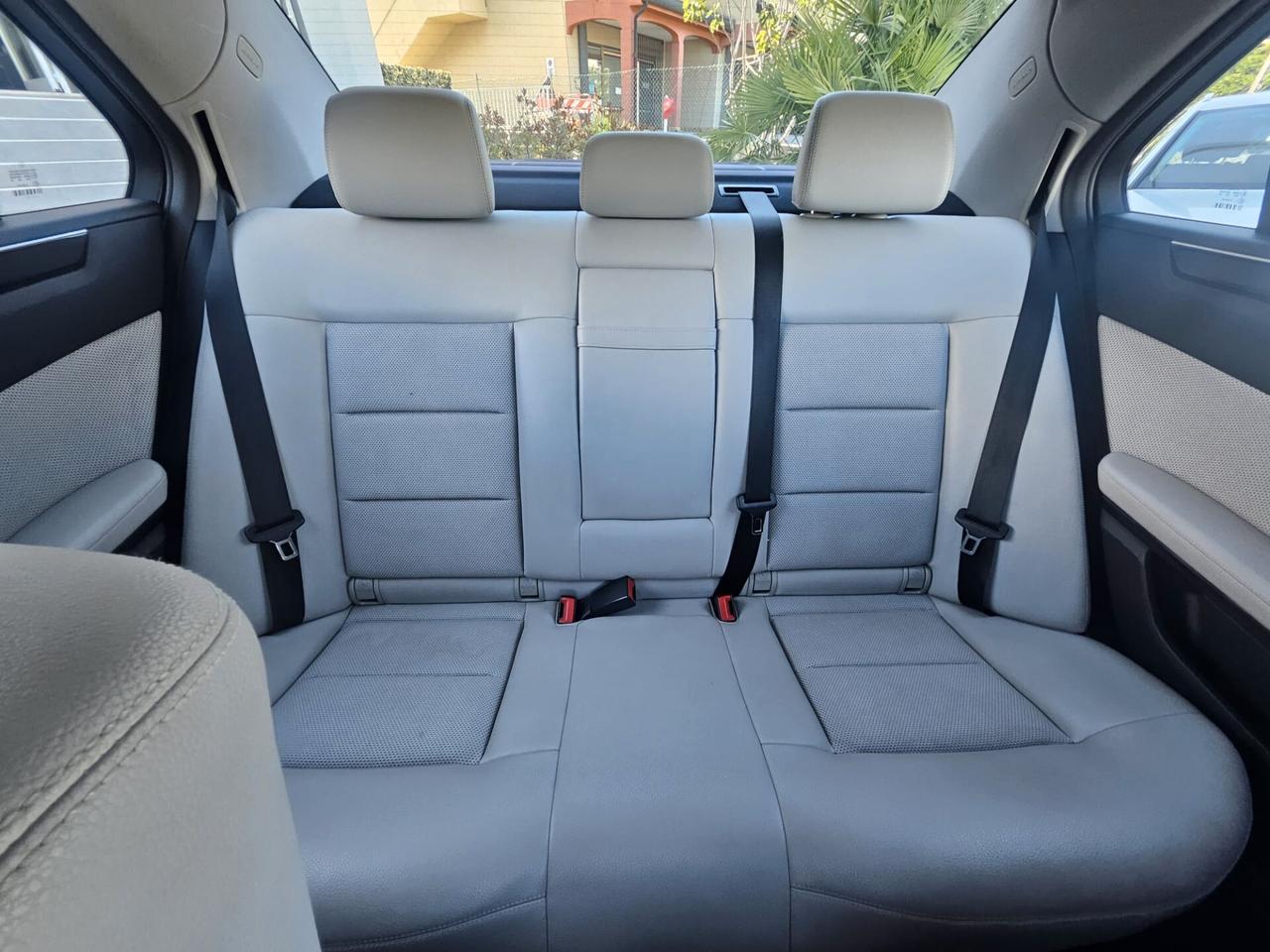 Mercedes-benz E 250 CDI BlueEFFICIENCY Avantgarde