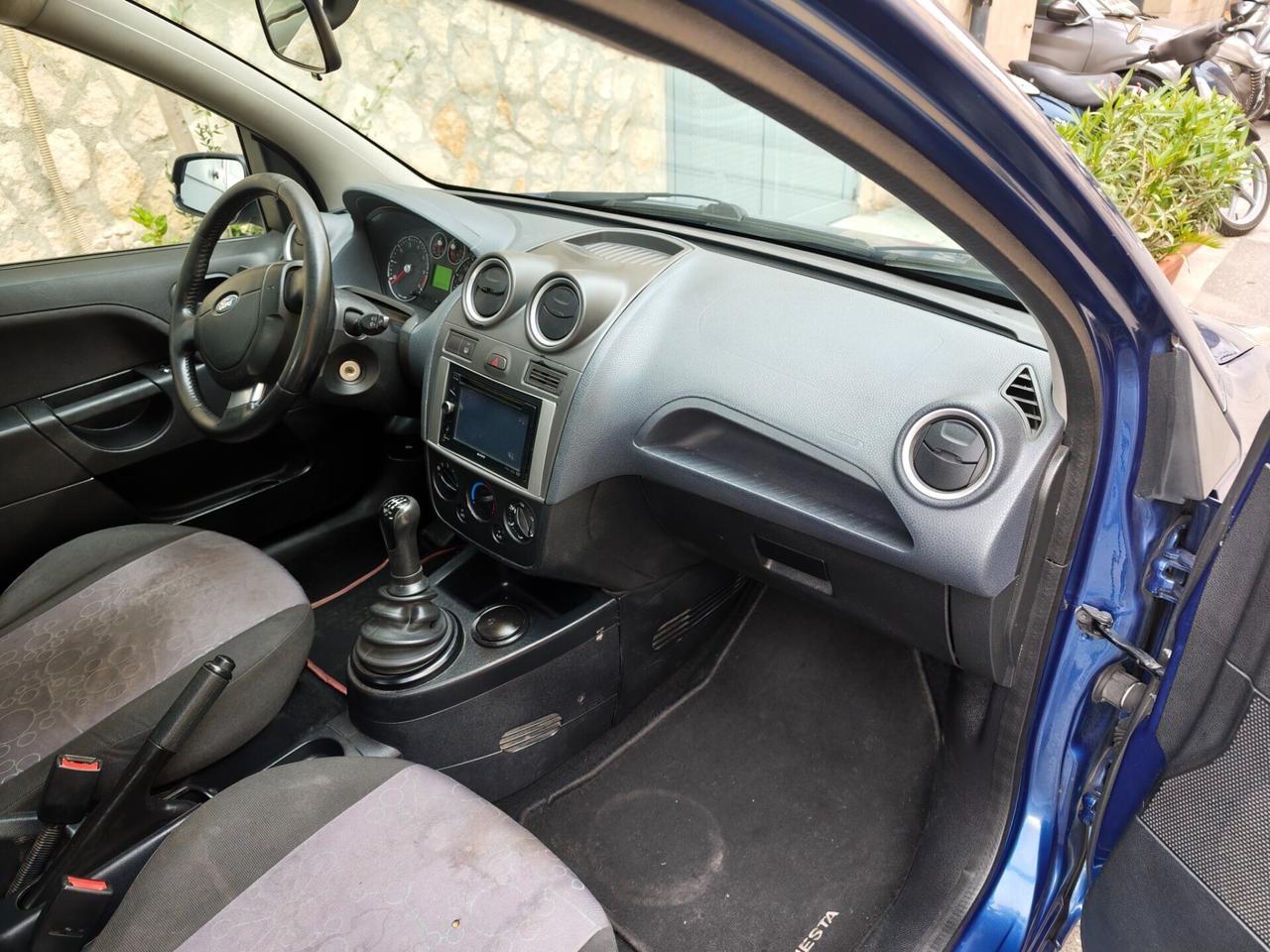 Ford Fiesta 1.2 16V 5p. Ghia