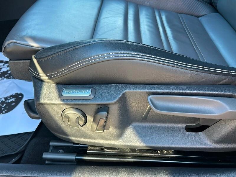Volkswagen Passat Variant 2.0 TDI DSG Executive R-LINE