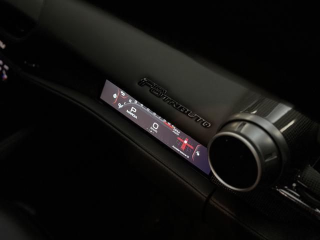 FERRARI F8 Tributo *CERCHIONI IN CARBONIO*