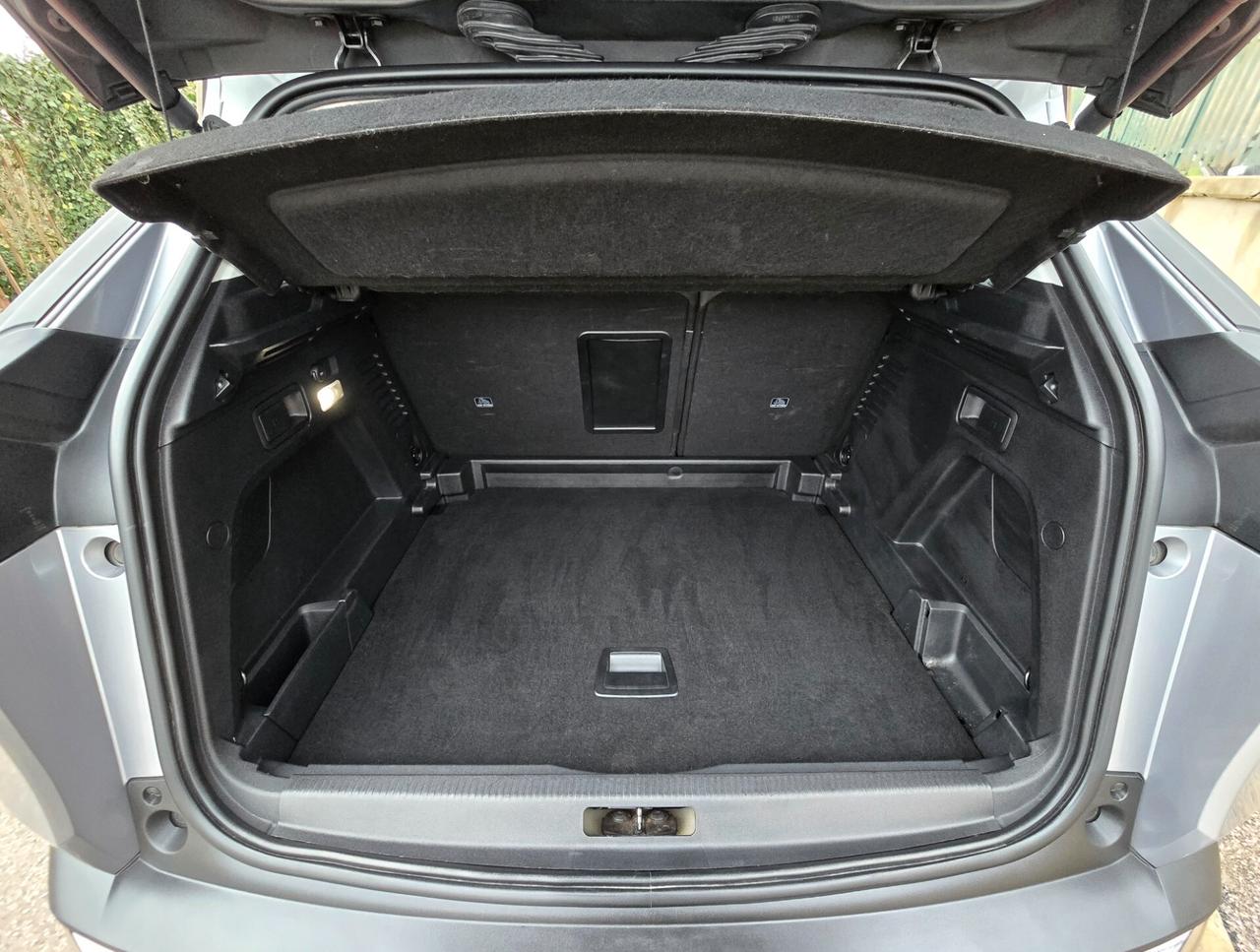 PEUGEOT 3008 GT LINE TETTO APRIBILE PARI AL NUOVO