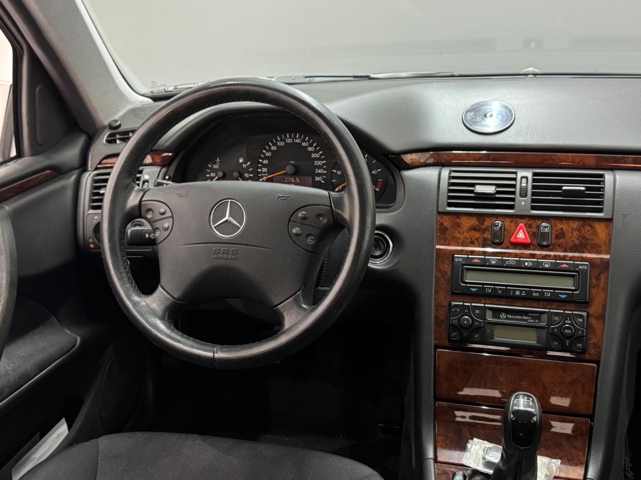 Mercedes-benz E 270 CDI cat Elegance