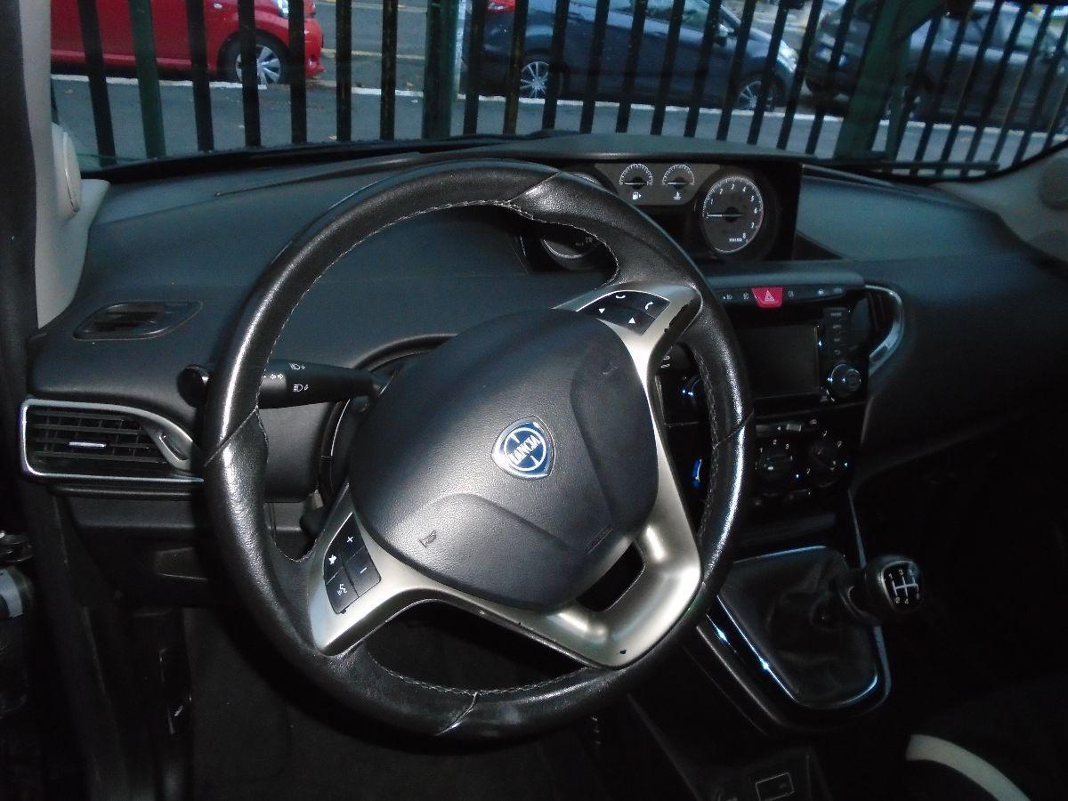 Ypsilon '16 E6 OPEN. EDITION 80000 KM OK NEOP.