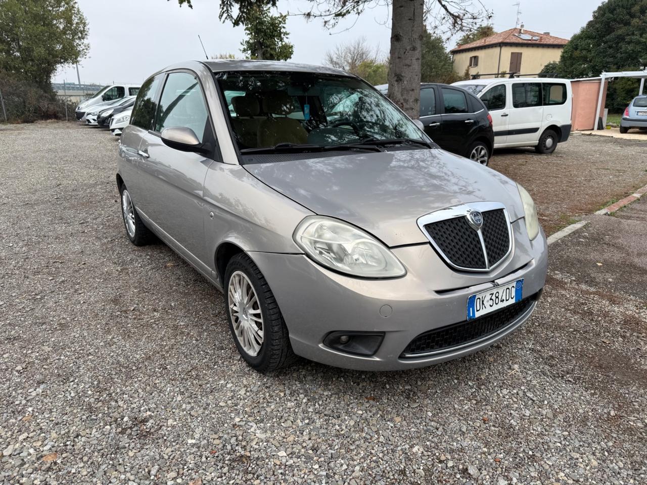 Lancia Ypsilon 1.2 Oro Giallo