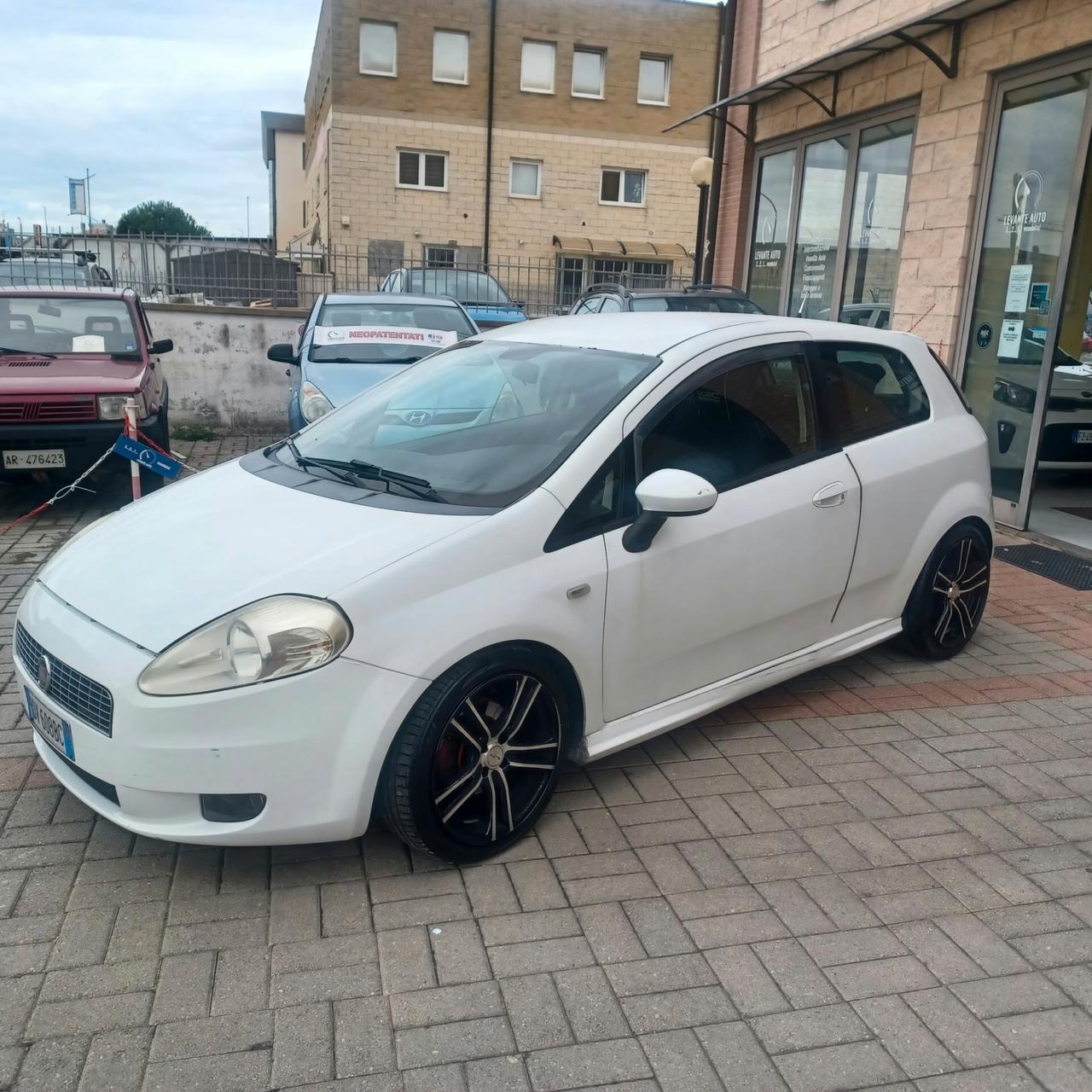 NEOPATENTATI BUONO STATO G. PUNTO 1.3 MJTD