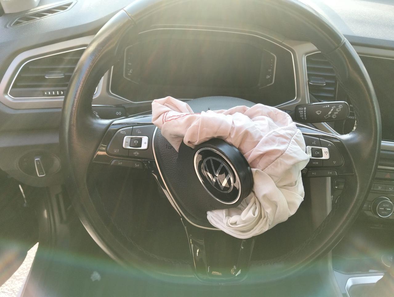 Volkswagen T-Roc 2.0 TDI 2021 SINISTRATA