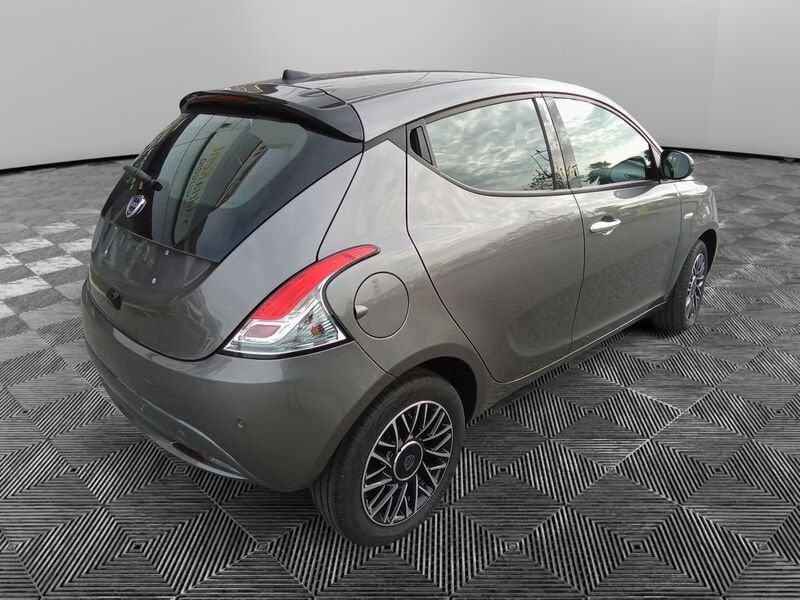 Lancia Ypsilon 1.0 FireFly 5 porte S&S Hybrid Platino