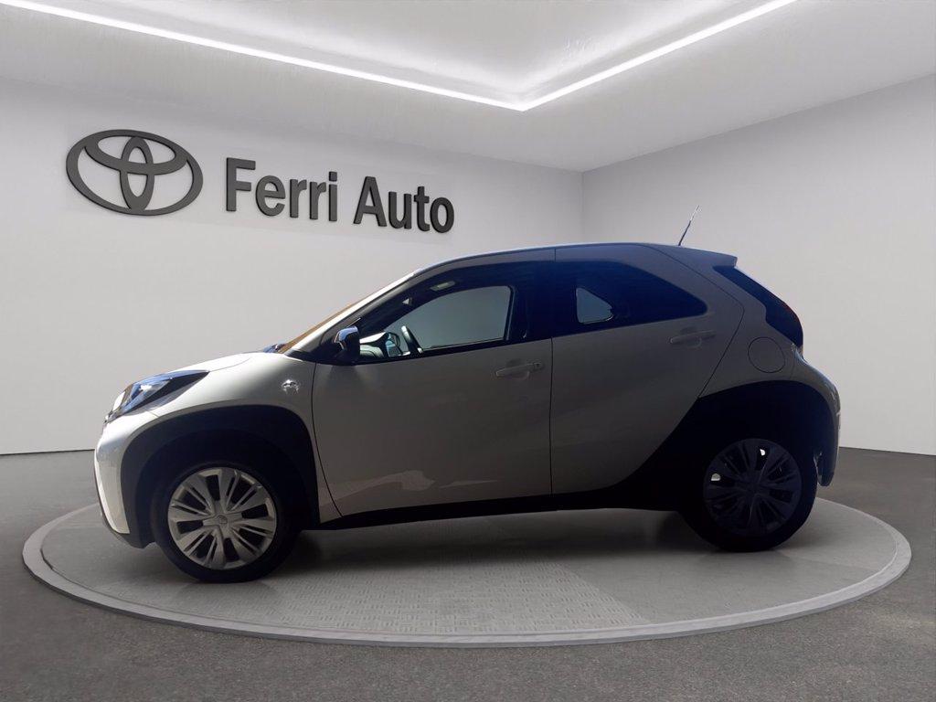 TOYOTA Aygo x 1.0 active 72cv del 2025