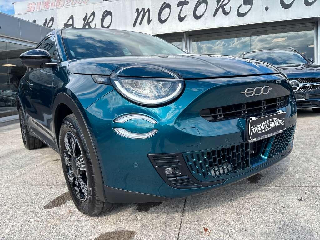 Fiat 600 Hybrid 110 CV DCT MHEV 2025 / KM 19.000 Tua a solo 215 Euro al mese