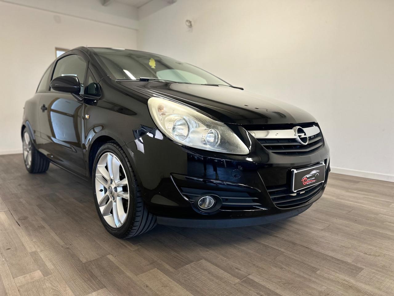 Opel Corsa 1.4 16V 3 porte Sport NEOPATENTATI