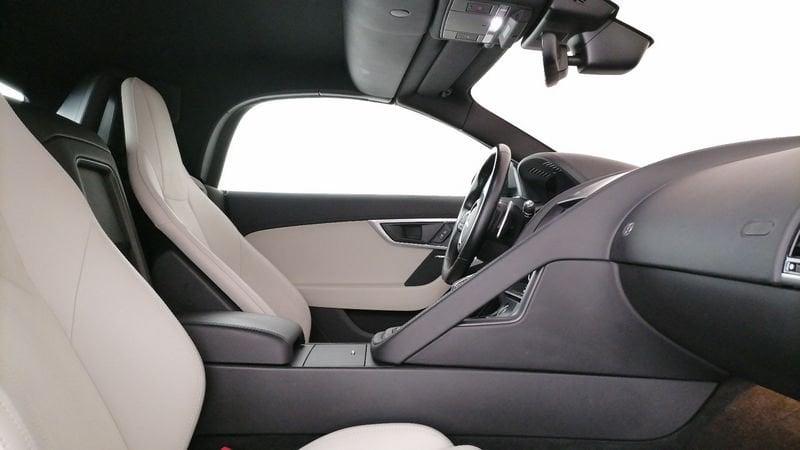 Jaguar F-Type Cabrio 2.0 i4 R-Dynamic rwd 300cv auto