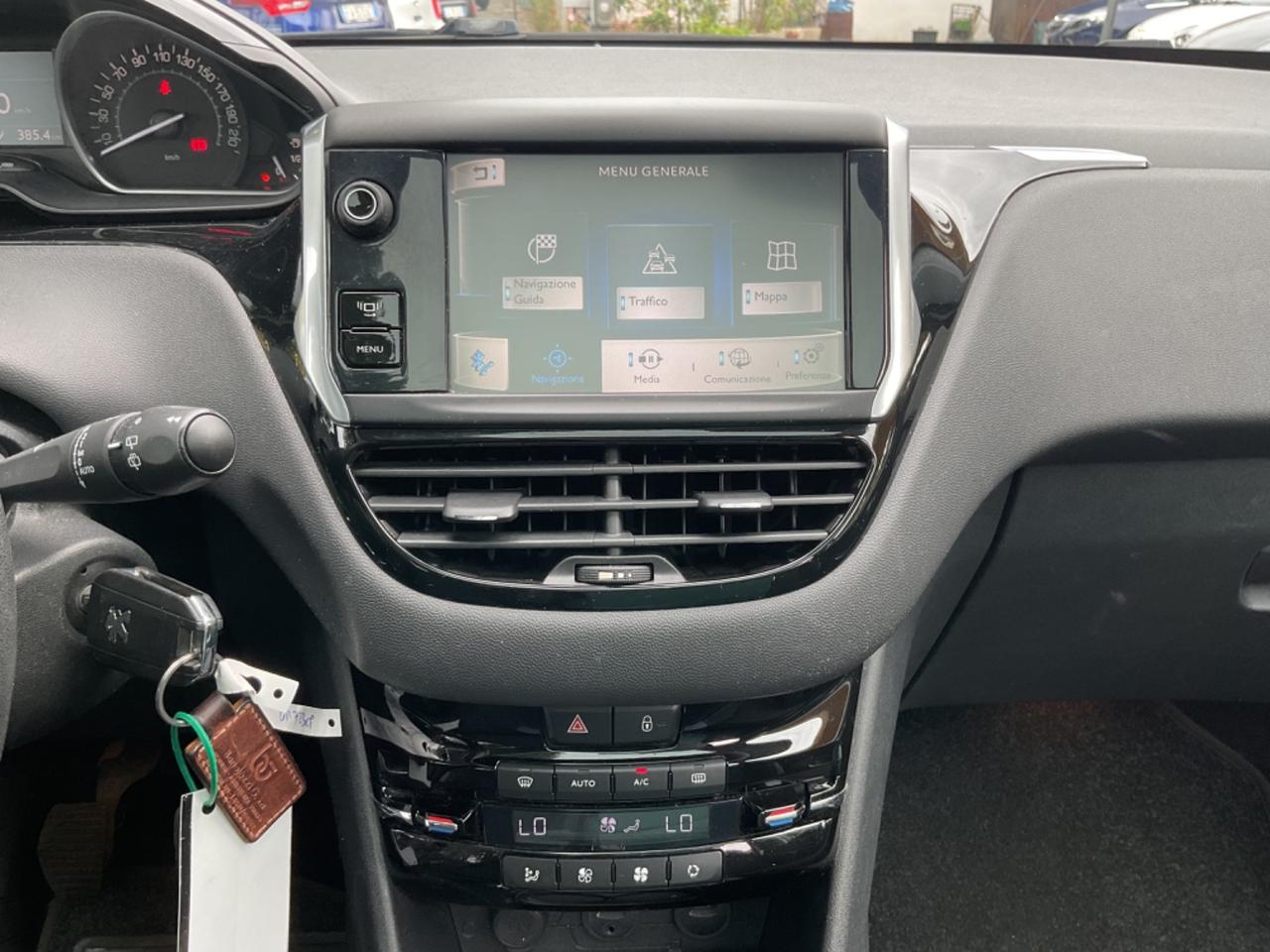 Peugeot 208 1.2 5 porte Allure OK NEOPATENTATI