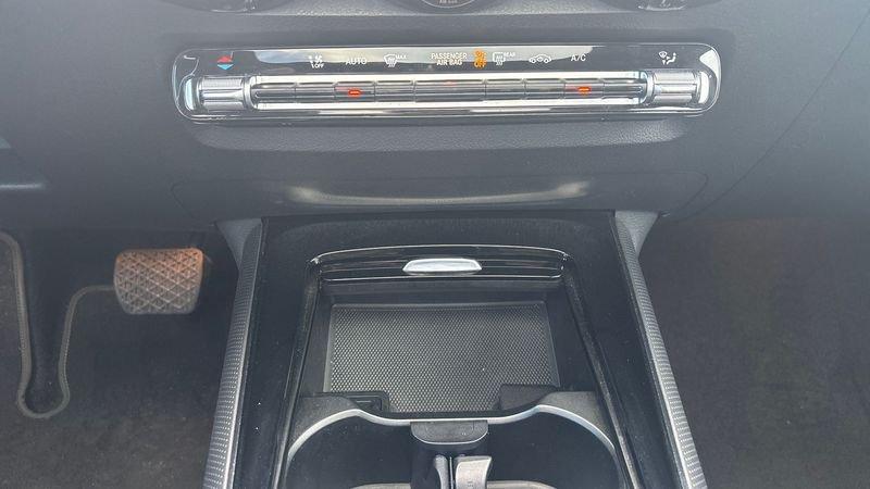 Mercedes-Benz GLB - X247 2019 180 D Premium 8G-DCT