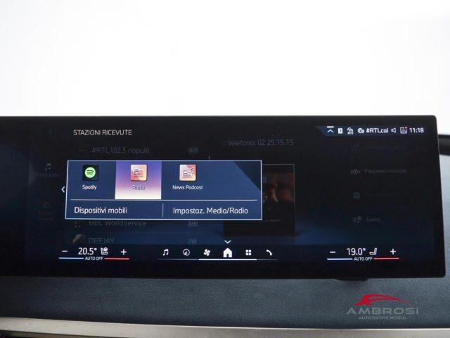 BMW iX xdrive40 pacchetto sportivo