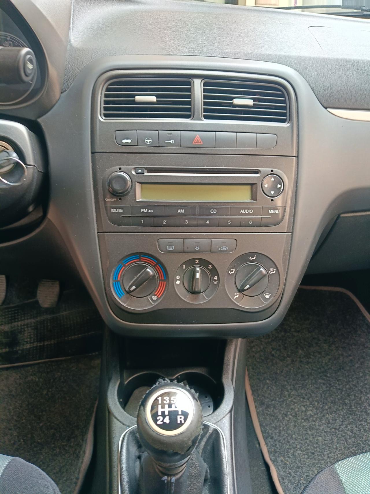 FIAT GRANDE PUNTO 1.2 5PORTE-NEOPATENTATI -Euro 4350