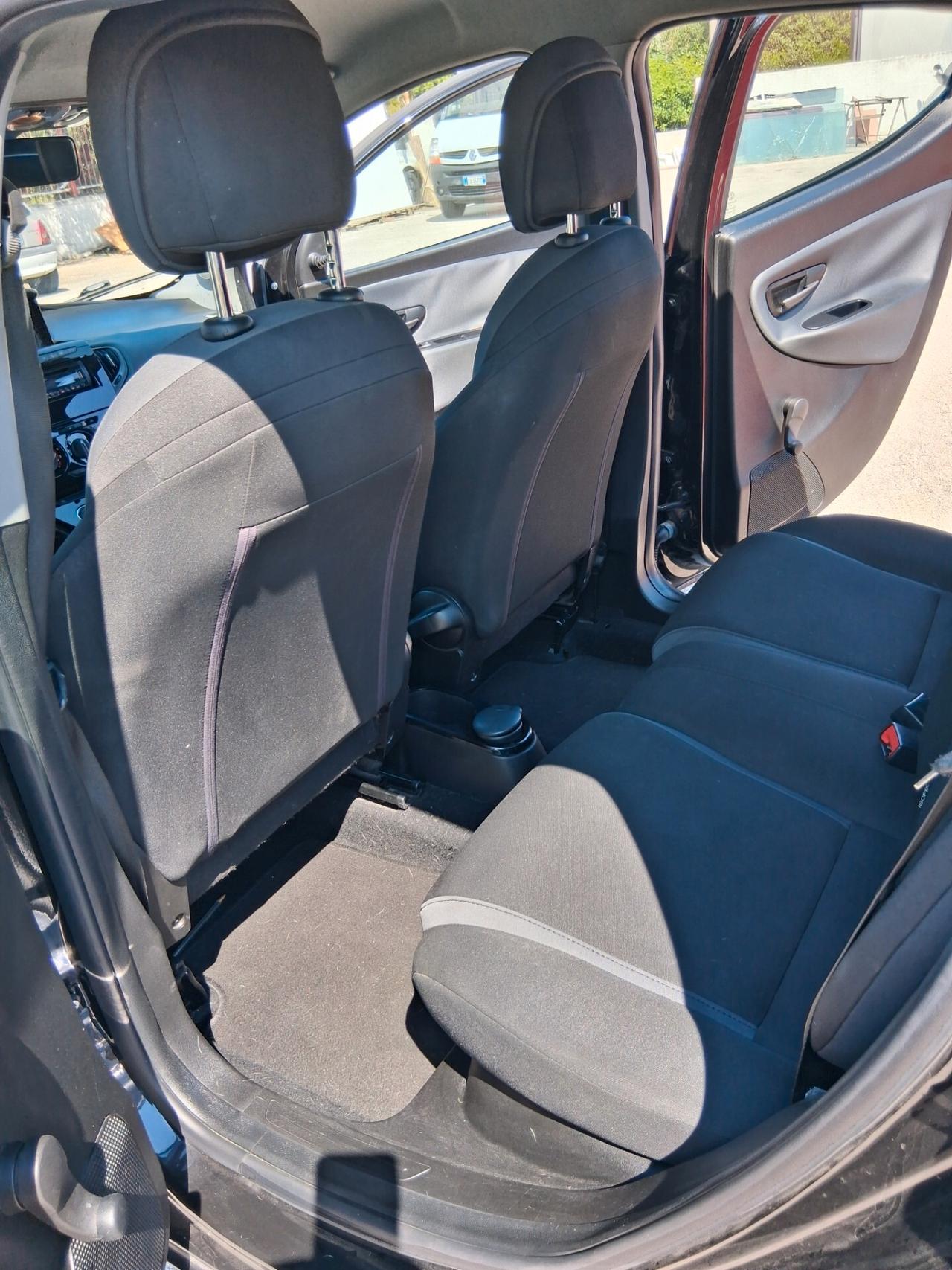 Lancia Ypsilon 1.3 MJT 16V 80 CV 5 porte S&S Gold