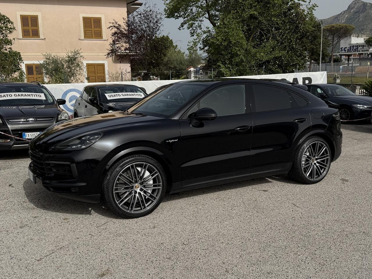 PORSCHE CAYENNE COUPE GTS SPORT CHRONO E-HYBRID