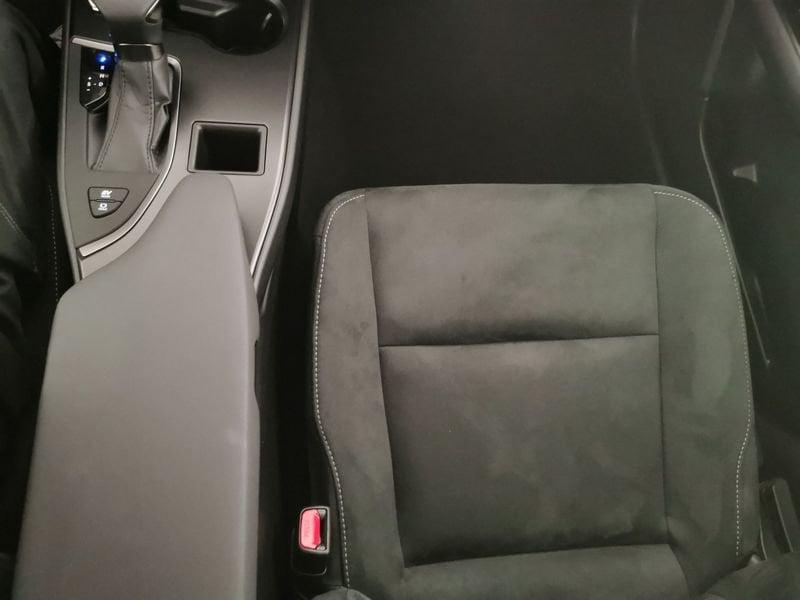 Lexus UX UX250H 2.0H ECVT 2WD URB MY23