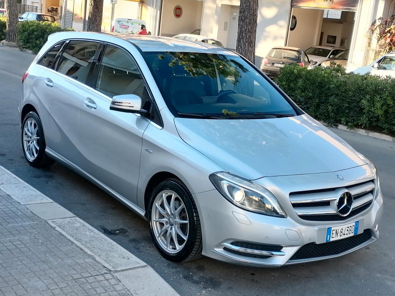 Mercedes B 200 CDI Autom Premium NAVI PELLE - 2012