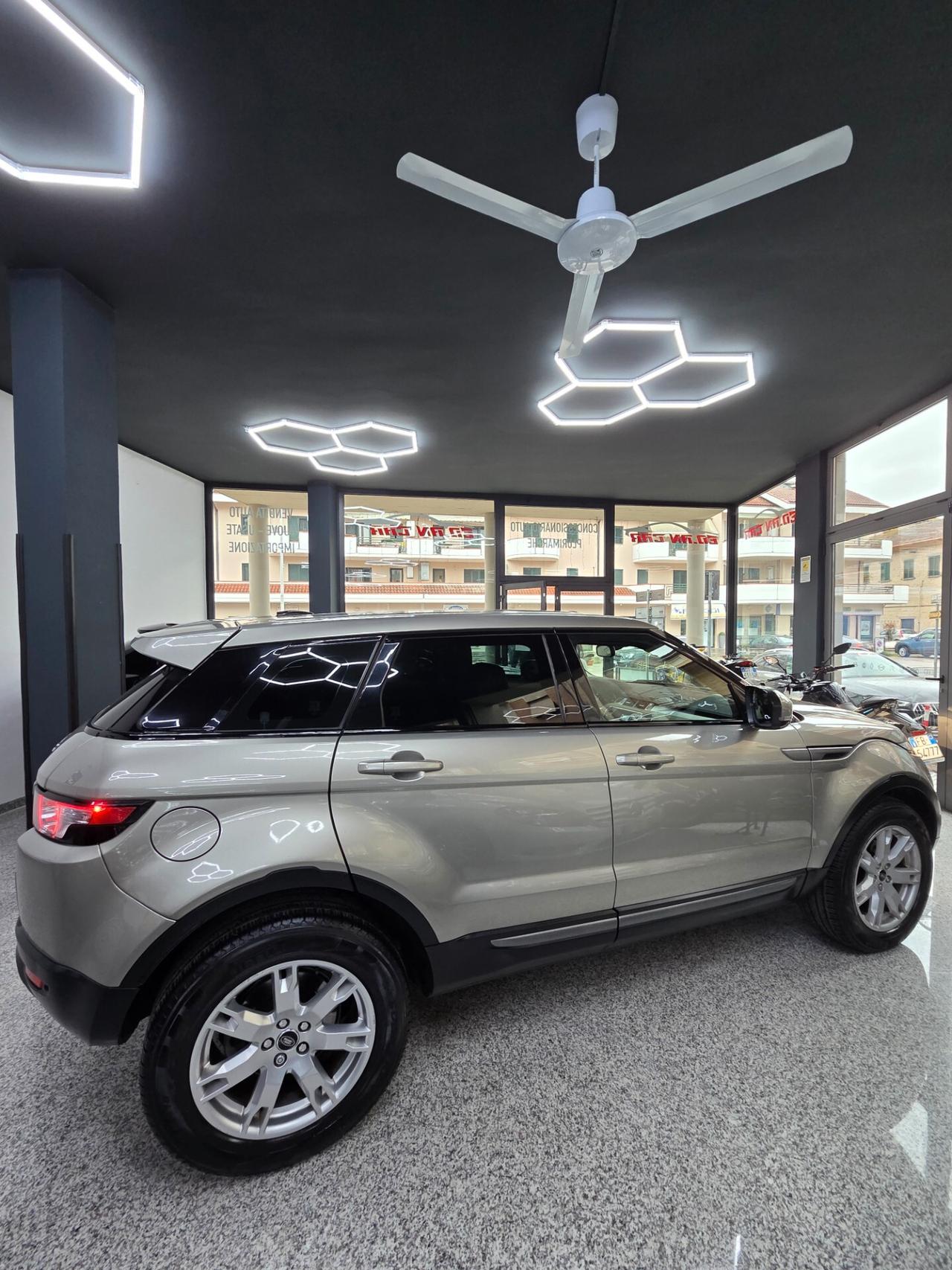 Land Rover Range Evoque 2.2 TD4 5p. Pure