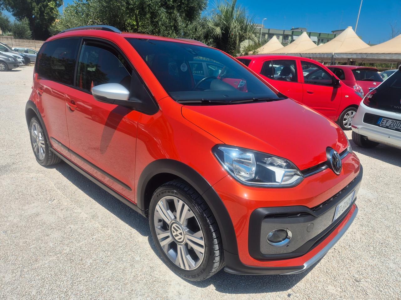 Volkswagen up! Cross up!