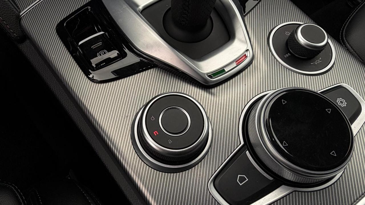 Alfa Romeo Stelvio 210 CV AT8 Q4 Veloce