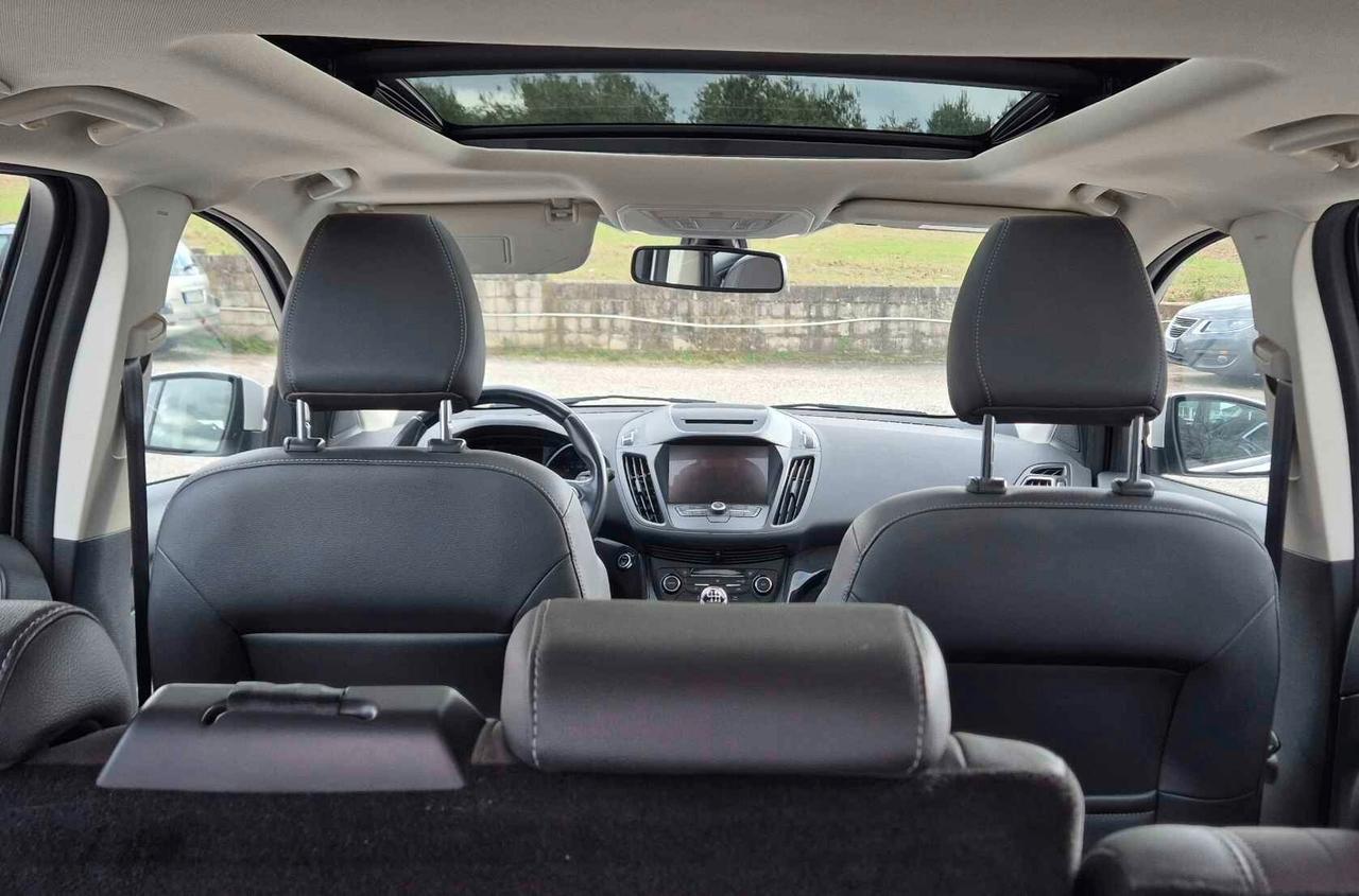 Ford Kuga 2.0 TDCI 150 CV S&S 2WD Titanium