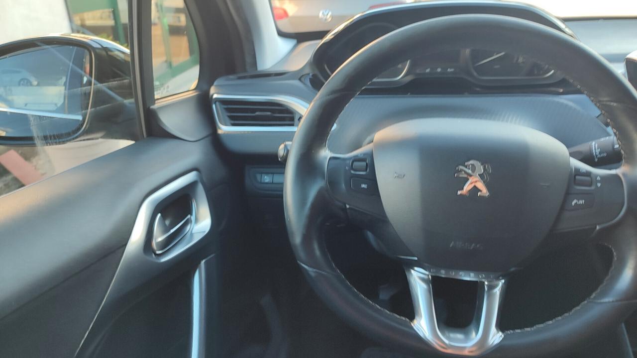 Peugeot 2008 BlueHDi 100 Allure