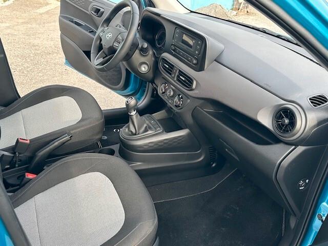 Hyundai i10 1.0 benzina neopatentati