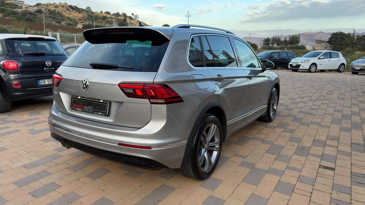 Volkswagen Tiguan R-LINE 2.0 TDI DSG