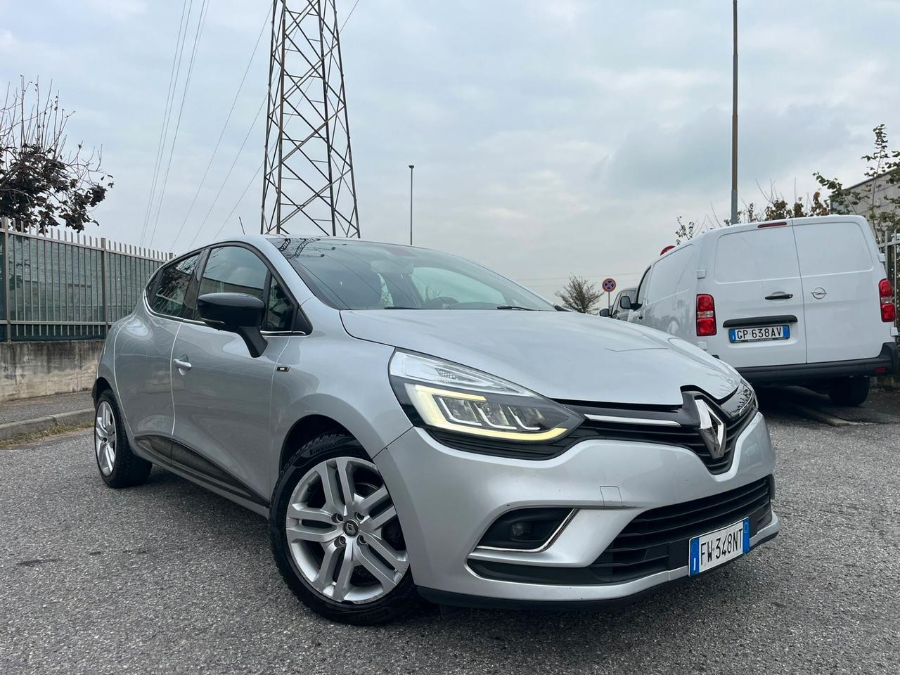 Renault Clio dCi 8V 75 CV 5 porte Moschino Life